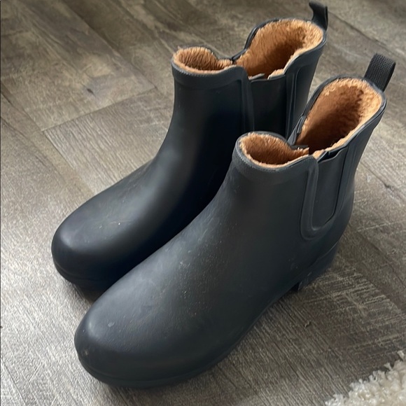 chooka Shoes - Chooka Black Winter Rain Boots with Chelsea Style women’s size 10